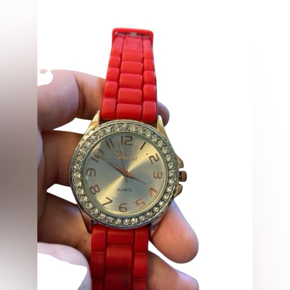 Women’s Geneva Quartz and stainless steel watch with Red jelly Band - Picture 4 of 6